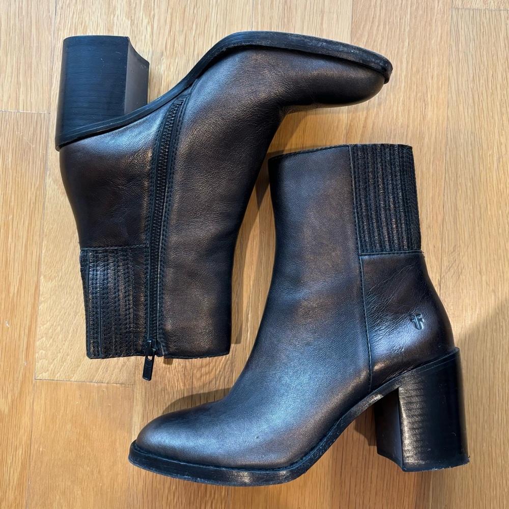 FRYE Black Bronze Block Heel Bootie Size 8